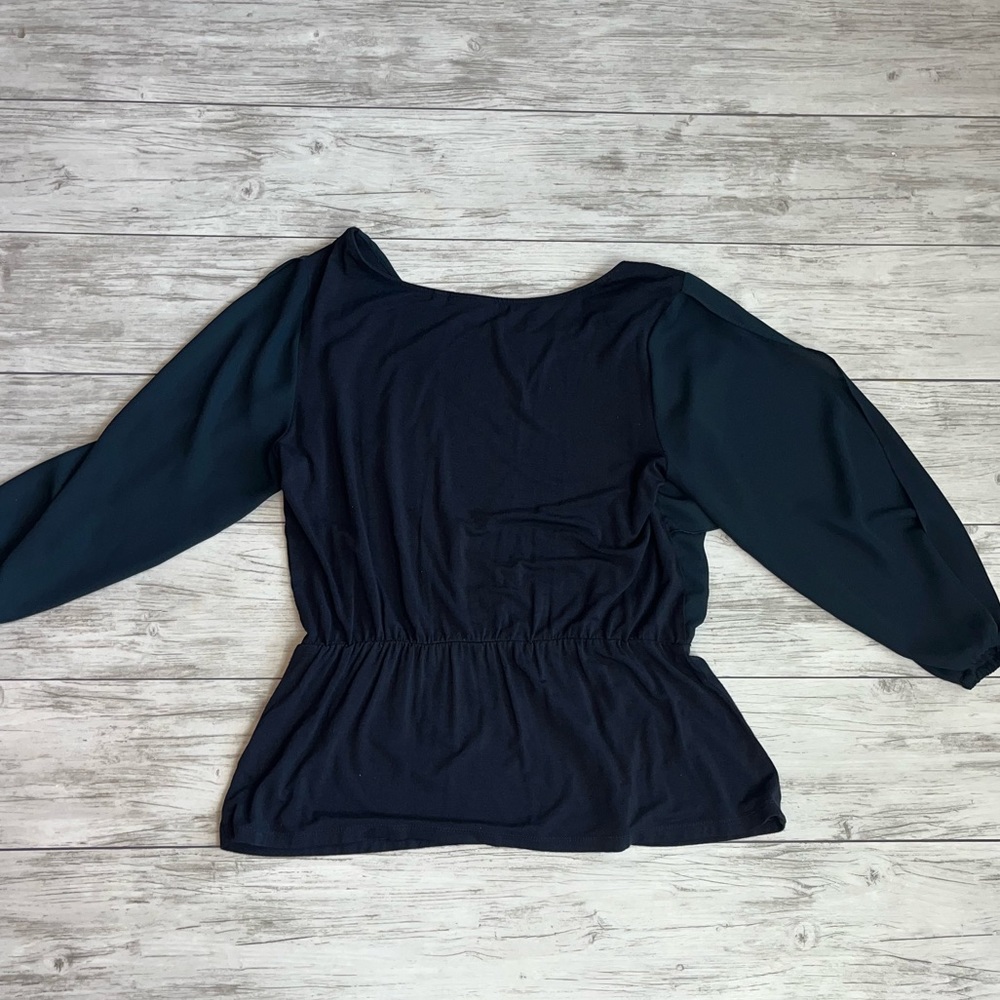 Deletta Black Top Size Medium - Picture 2 of 3